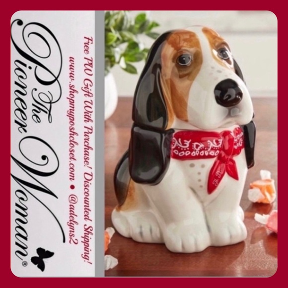 🌺 New Pioneer Woman 7.75"h Red Bandana Henry Shaped Basset Hound Dog Candy Jar - Picture 2 of 11